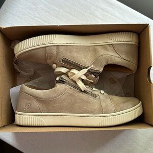 Born Paloma Cream zip sneaker